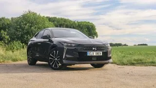 Méně auto, více umělecké dílo na kolech. DS N°4 osloví detaily a ohromí cenou