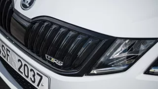 Nová Škoda Octavia RS 245 hezky zblízka. 9