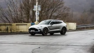 Aston Martin DBX S