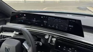 Peugeot e-3008