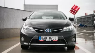 Toyota Auris Hybrid 9