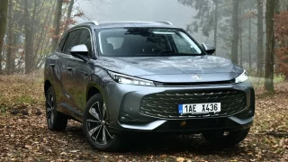 Luxusní SUV za minimální cenu: Nové MG HS přijíždí s revolučními změnami