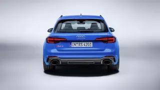 Audi RS4 Avant 11