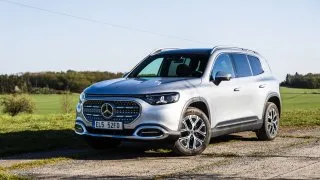 Nový Mercedes GLB vám pomůže zapomenout na diesel. Takhle má fungovat každý elektromobil