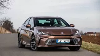 Test Toyota Camry 2024