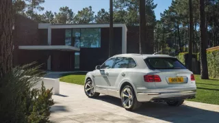 Bentley Bentayga Hybrid