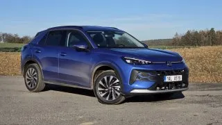 Nový Volkswagen T-Roc je v Česku. Pořádně narostl, ale s cenou se vejde těsně pod 700 tisíc