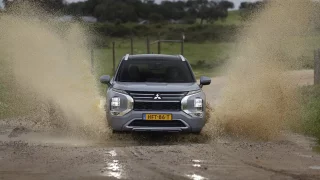 První jízda s novým Mitsubishi Outlander. Je téměř bezchybné a chce znovu zamíchat trhem