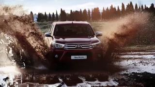 Toyota Hilux 2016 - Obrázek 1