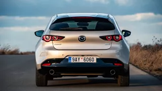 Mazda3 e-Skyactiv X186