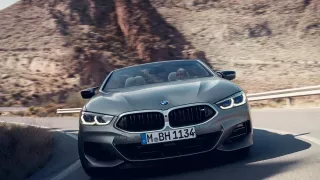 BMW 8 po faceliftu