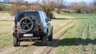 Test Land Rover Defender P300e