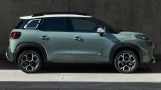 Porovnali jsme Škodu Kamiq a další oblíbená malá SUV s novým a levným Citroënem C3 Aircross