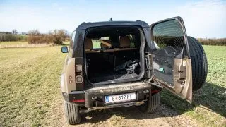 Test Land Rover Defender P300e