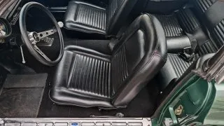 Ford Mustang a Chevrolet Corvette