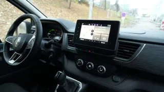Prohlédněte si galerii Renault Trafic E-Tech