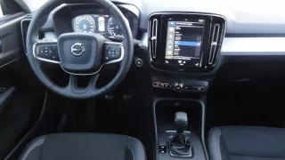 Volvo XC40 interiér 2