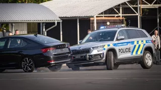 Policisté si převzali prvních 50 Kodiaqů s motorem z RS a vytlačovacím rámem. Jsou výkonnější než Octavie, ale také těžší, větší a podstatně dražší