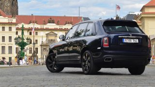 Rolls-Royce Cullinan Frozen Lakes