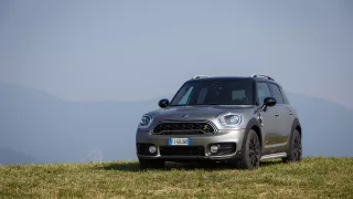 Prvním hybridem MINI se stal Countryman. 1