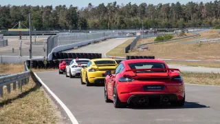 Porsche Cayman GT4