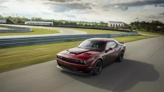 Dodge Challenger Hellcat s paketem Widebody 7