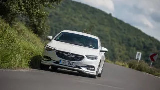 Opel Insignia Grand Sport 2.0 Turbo 4x4 jízda 12