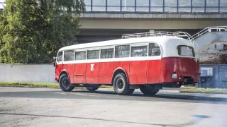 Škoda 706 RO (1947).