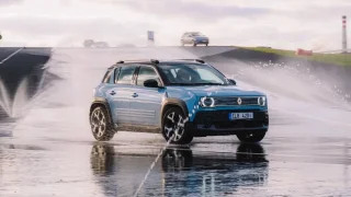 Renault oprášil další retro název. Čtyřka vypadá a jezdí skvěle