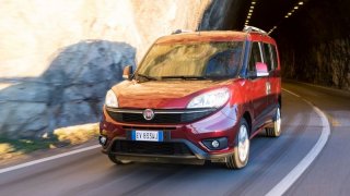 Chcete populární Berlingo a bojíte se motorů a spolehlivosti? Lákavou alternativu nabízí Fiat Dobló