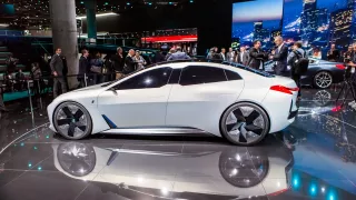 Působivé koncepty BMW na stánku ve Frankfurtu 25