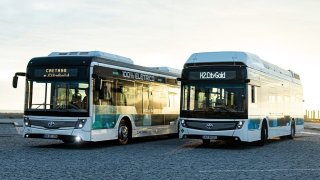 Most je pokrokovější než Praha nebo Brno. Do MHD nasadil unikátní vodíkový autobus