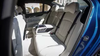 BMW 750i xDrive 34