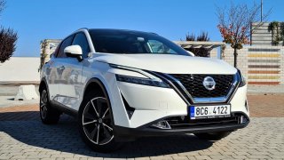 Test Nissanu Qashqai: Na tomhle autě stojí budoucnost celé značky. Dokáže ji opět vzkřísit?