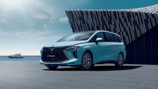 Sleva 100 tisíc korun na velké rodinné auto. Čínská automobilka chce lákat Čechy na nízkou cenu
