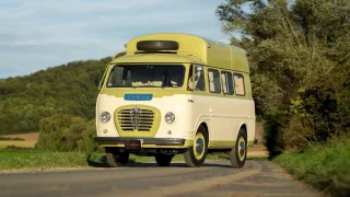 Itálie měla svou vlastní Škodu 1203. Vyráběla ji Alfa Romeo a dala základ i obytňáku