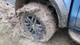 Suzuki Jimny vs. Ford Ranger Raptor