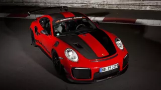 Porsche 911 GT2 RS MR - rekord na Nürburgringu