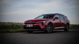 Octavia by se měla mít na pozoru. Kia K4 Sportswagon nás v testu negativně i pozitivně překvapila