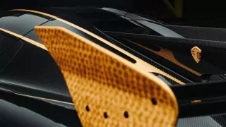 Koenigsegg Jesko potažený 24karátovým zlatem