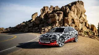 Audi e-tron test rekuperace na PikesPeaku