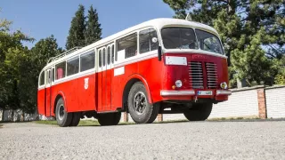 Škoda 706 RO (1947).