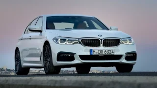 Ojeté BMW 5 je propadákem ve spolehlivosti, hlásí STK. Žlutí andělé ho ale naopak chválí