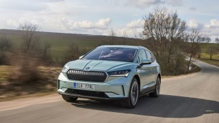 Britové testovali zimní dojezd elektromobilů. Škoda Enyaq přišla o 121 km a nebylo ani pod nulou