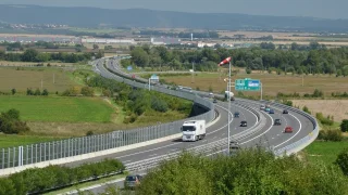 První česká dálnice s rychlostí 150 km/h: 90 milionů za tendr, další úseky v plánu