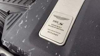 Aston Martin DBX S