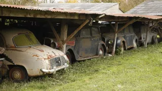 Nález aut na francouzské farmě - Obrázek 10