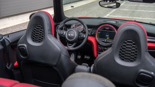 MINI JCW Cabrio - interiér 2