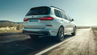 BMW X7 M50i