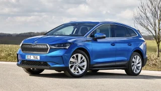 Ojetý elektromobil za 700 tisíc korun. Vyplatí se Tesla nebo Enyaq?